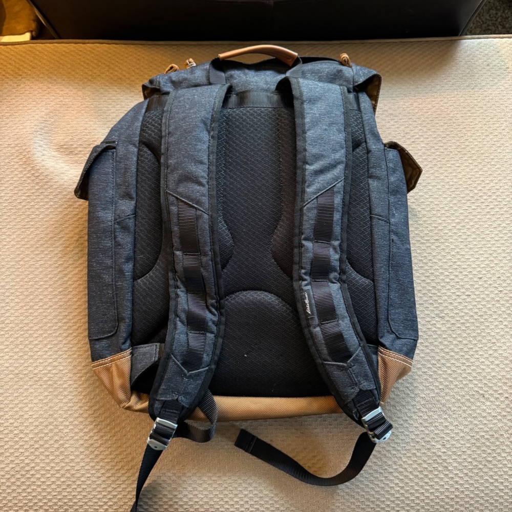 drawstring eddie bauer backpack - Picture 3 of 3
